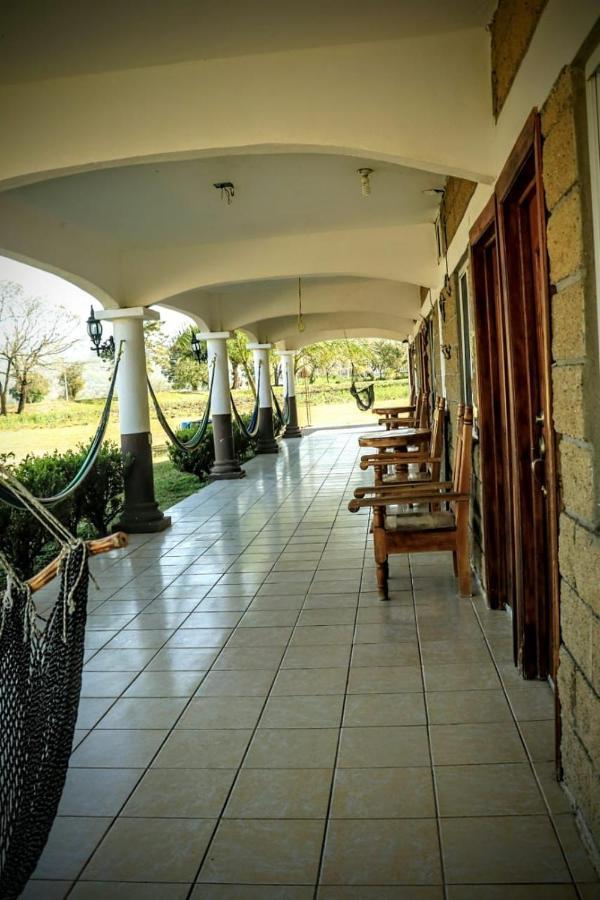 Hotel Y Restaurante El Texano Тамасопо Экстерьер фото
