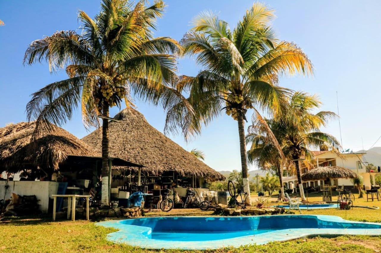 Hotel Y Restaurante El Texano Тамасопо Экстерьер фото