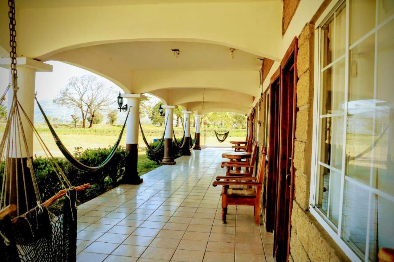 Hotel Y Restaurante El Texano Тамасопо Экстерьер фото